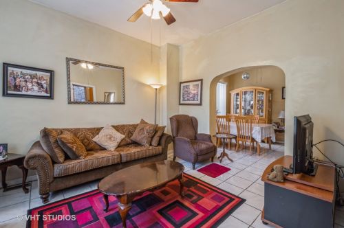 3609 Leavitt St, Chicago, IL 60609-1053