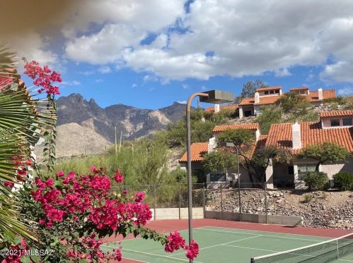 6430 Tierra De Las Catalinas, Tucson AZ  85718-2171 exterior
