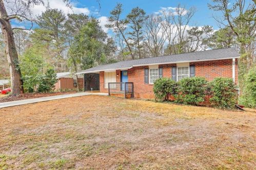 2809 Crescendo Dr, Atlanta GA 30318-6045 exterior