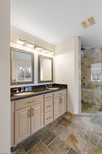 692 Appalachi St, Walled Lake MI  48390-1005 exterior