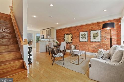 1651 Kramer St, Washington, DC 20002-4558