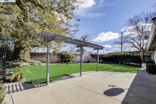 4299 Cherrywood Ct, Concord CA exterior