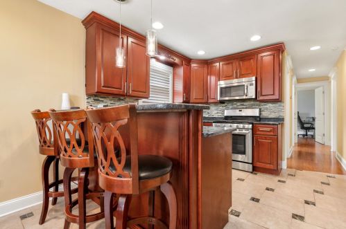 6353 Kilpatrick Ave, Chicago IL 60652-2009 exterior