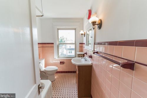 600 Sharp Ave, Manor PA 19036-2316 exterior