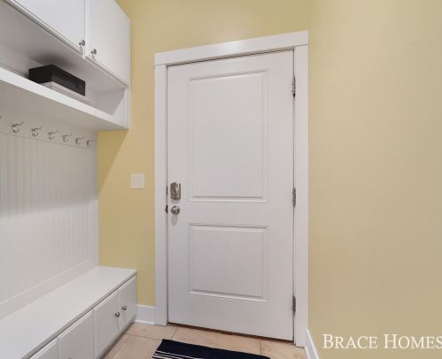 548 Fairview Ave, Grand Rapids MI 49503-1518 exterior