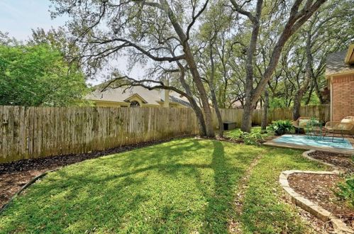 6405 Abilene Trl, Austin TX 78749-2845 exterior