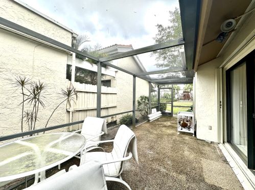 5670 Piping Rock Dr, Boynton Beach FL exterior