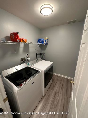 17 Ironwood Ct, Middletown NJ  07748-1909 exterior