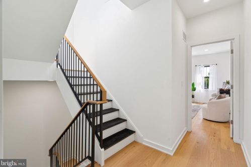 761 Cleveland St, Philadelphia PA 19146-2909 exterior