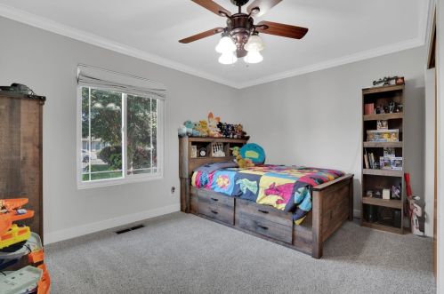 1941 Carleton Dr, Turlock CA 95382-2112 exterior