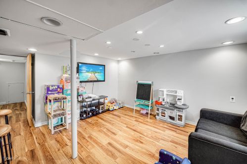 10027 Wallace St, Chicago IL 60628-1840 exterior