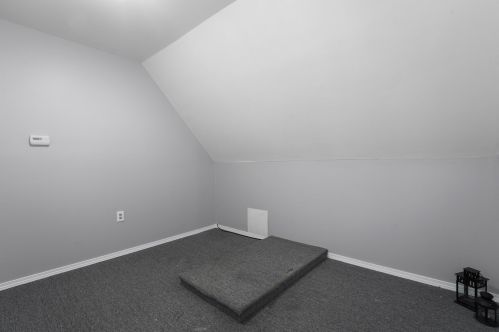 5638 Tripp Ave, Chicago IL 60629-4844 exterior