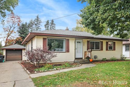 3755 Hazelwood Ave, Wyoming, MI