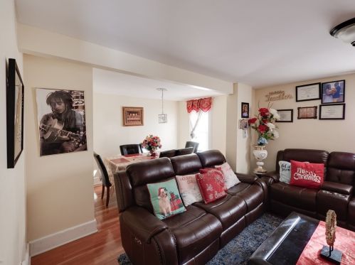 123 Savoy Ave, Springfield MA 01104-2072 exterior