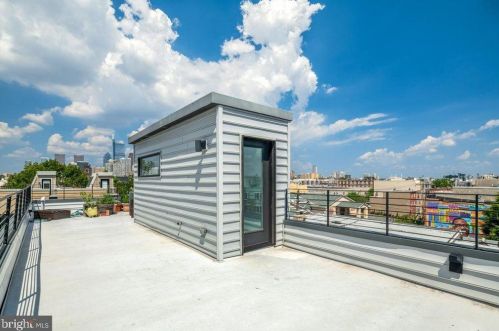 2106 Ellsworth St, Philadelphia PA 19146-2419 exterior