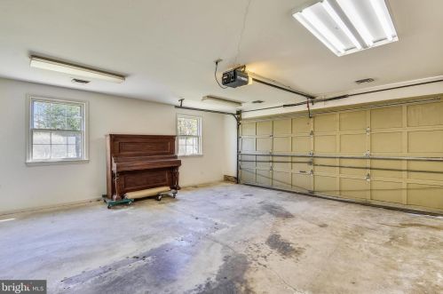 4206 Mt Vernon Memorial Hwy, Alexandria VA 22309-2809 exterior