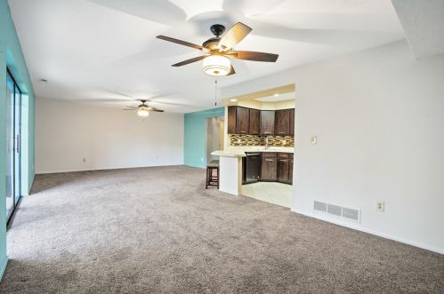 7238 Beacon Hill Dr, Pittsburgh PA 15221-2556 exterior