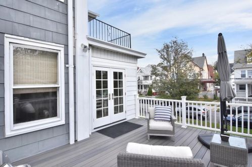 132 Rich Ave, Mount Vernon NY 10550-1511 exterior