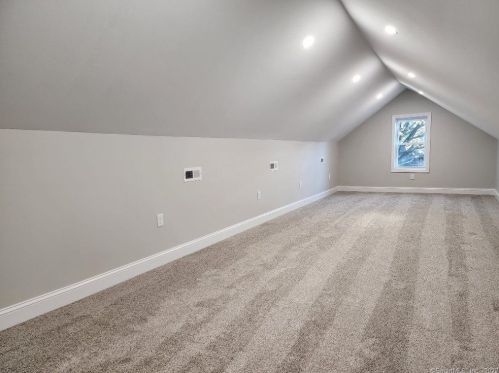 222 Thorpe Ave, Meriden CT  06450-9206 exterior