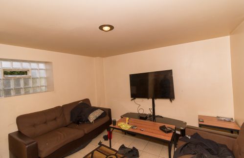 6243 Campbell Ave, Chicago IL 60659-2807 exterior