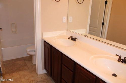 16006 29 Ave, Phoenix AZ 85009-5717 exterior