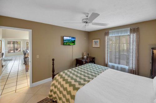 1715 Dominic Ave, Fort Pierce FL 34952-5816 exterior