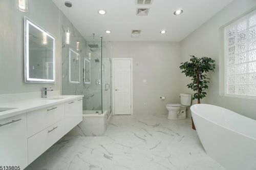 47 Hillside Ave, Berkeley Heights NJ 07922-1708 exterior