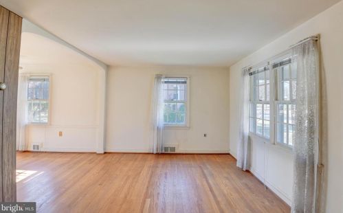 1906 August Dr, Silver Spring MD 20902-4013 exterior