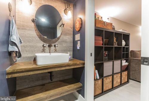 219 Green St, Philadelphia PA 19123-3314 exterior