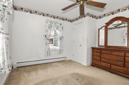 70 Kohary Dr, Milford CT 06460-4949 exterior