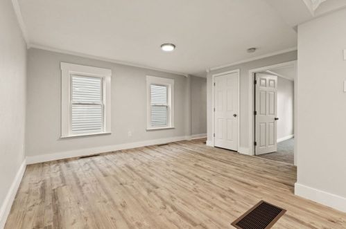 27 Un St, Taunton MA 02780-3312 exterior