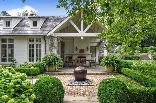 4332 Davidson Ave, Atlanta GA 30319-1152 exterior