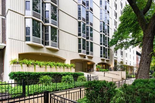 1340 Dearborn St, Chicago IL  60610-2071 exterior