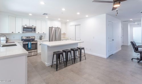 3128 Desert Cove Ave, Phoenix AZ  85029-4203 exterior