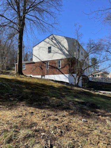 5315 Overlook Glen Dr, Pittsburgh, PA 15236-1616