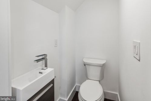 1342 19 St, Philadelphia PA 19146-4665 exterior