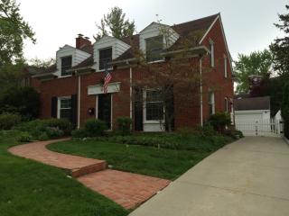 274 Abbey St, Bham MI  48009-5616 exterior