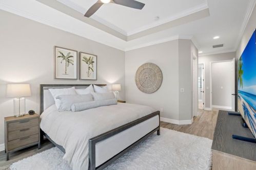 10070 Biscayne Bay Ln, Naples FL 34120-3754 exterior