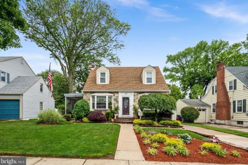 611 Greenway Ave, Trenton, NJ 08618-2434