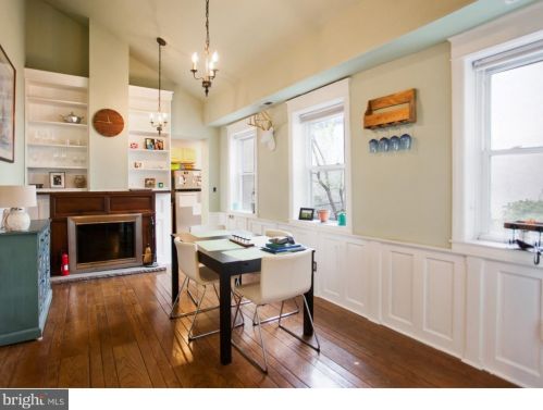 241 Bainbridge St, Philadelphia PA 19146-2034 exterior