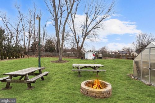 5030 Avoca Ave, Ellicott MD 21043-6615 exterior