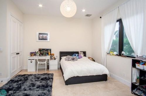 17894 Monte Vis Dr, Boca Raton FL 33496-1057 exterior