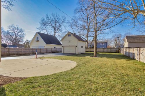 325 Douglas Ave, Bull Valley IL 60014 exterior