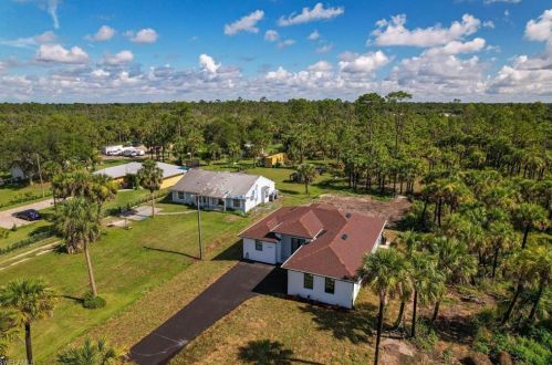 4871 16th Ave, Naples, FL 34117-8102