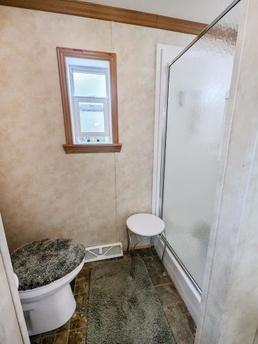 5 Dawn Dr, Concord NH 03303-2050 exterior