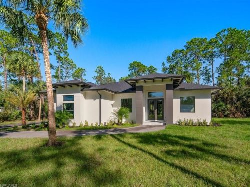 3815 18th Ave, Naples, FL 34120-3588