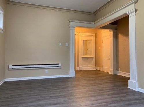 6040 Eberhart Ave, Chicago IL 60637-2404 exterior