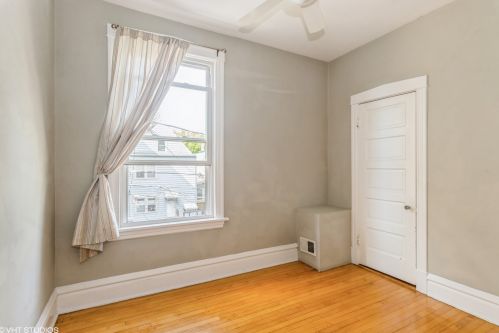 1642 Berwyn Ave, Chicago IL 60640-2007 exterior