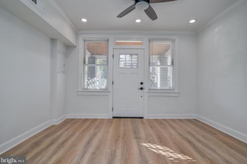 1642 L St, Washington DC  20002-3020 exterior