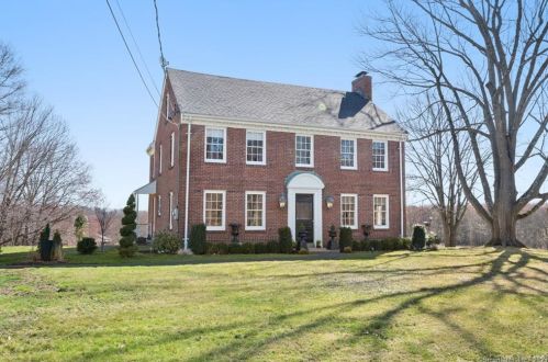 616 Poquonock Ave, Windsor CT  06095-2204 exterior